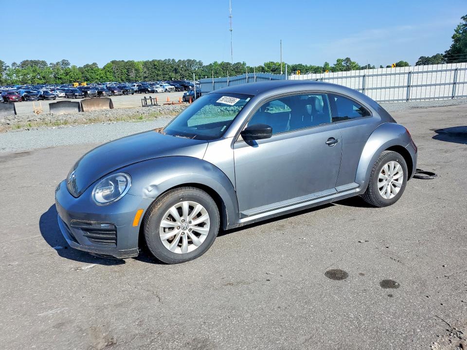 50103686 :رقم المزاد ، 3VWF17ATXHM615704 vin ، 2017 Volkswagen Beetle مزاد بيع