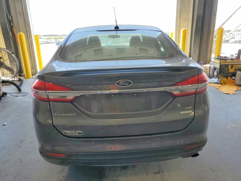 52744206 :رقم المزاد ، 3FA6P0HD0JR281088 vin ، 2018 Ford Fusion مزاد بيع