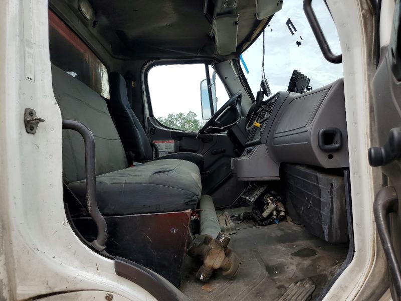 Продажа на аукционе авто 2010 Freightliner M2, vin: 1FVHCYBS0ADAT6926, номер лота: 54108986