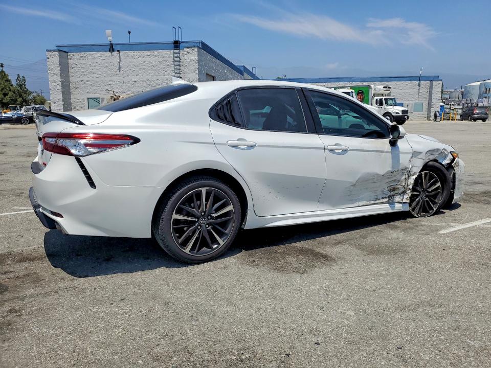 53449876 :رقم المزاد ، 4T1B61HK5KU722011 vin ، 2019 Toyota Camry مزاد بيع