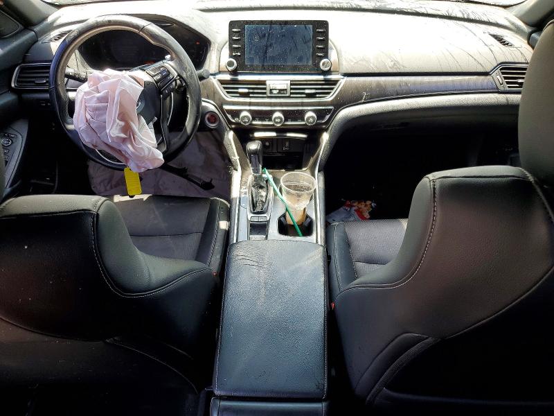 54112296 :رقم المزاد ، 1HGCV1F3XJA011798 vin ، 2018 Honda Accord مزاد بيع