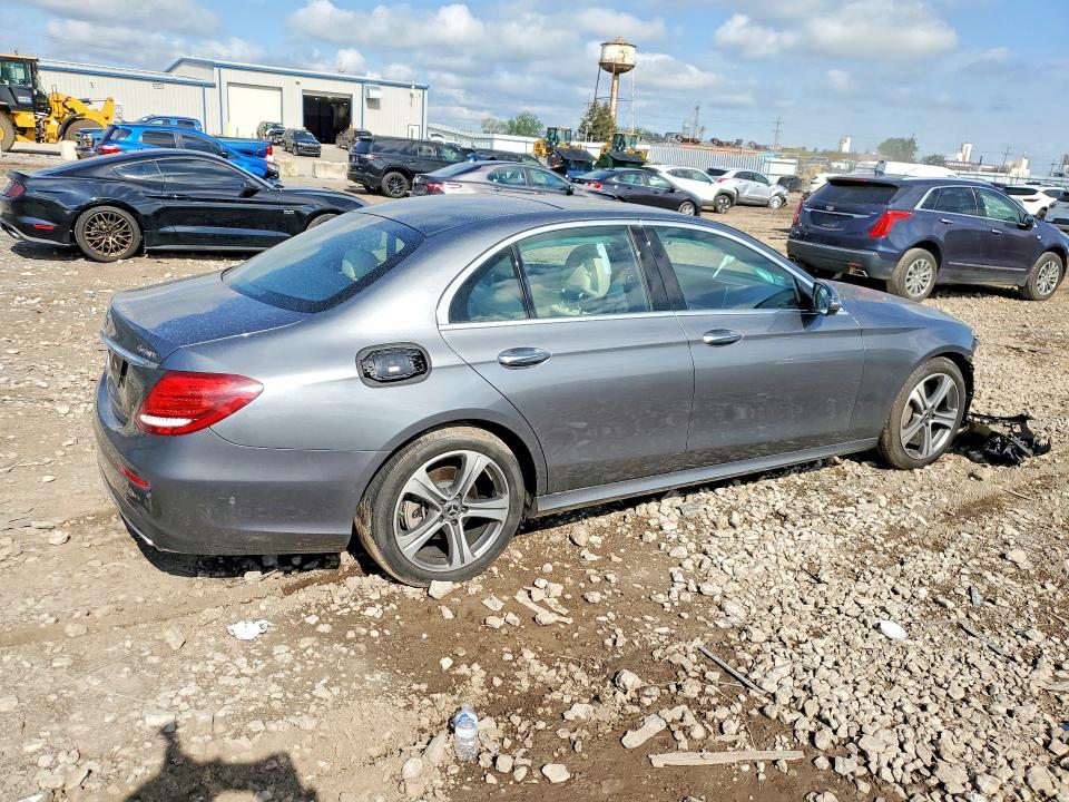 52738136 :رقم المزاد ، WDDZF8EB6LA704030 vin ، 2020 Mercedes-benz E مزاد بيع