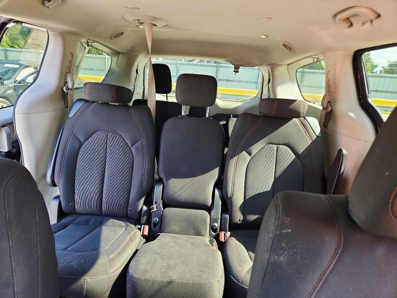 55510596 :رقم المزاد ، 2C4RC1DG5HR513175 vin ، 2017 Chrysler Pacifica مزاد بيع