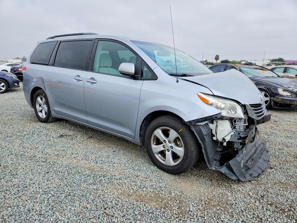 Продажа на аукционе авто 2014 Toyota Sienna, vin: 5TDKK3DC8ES508164, номер лота: 53051336