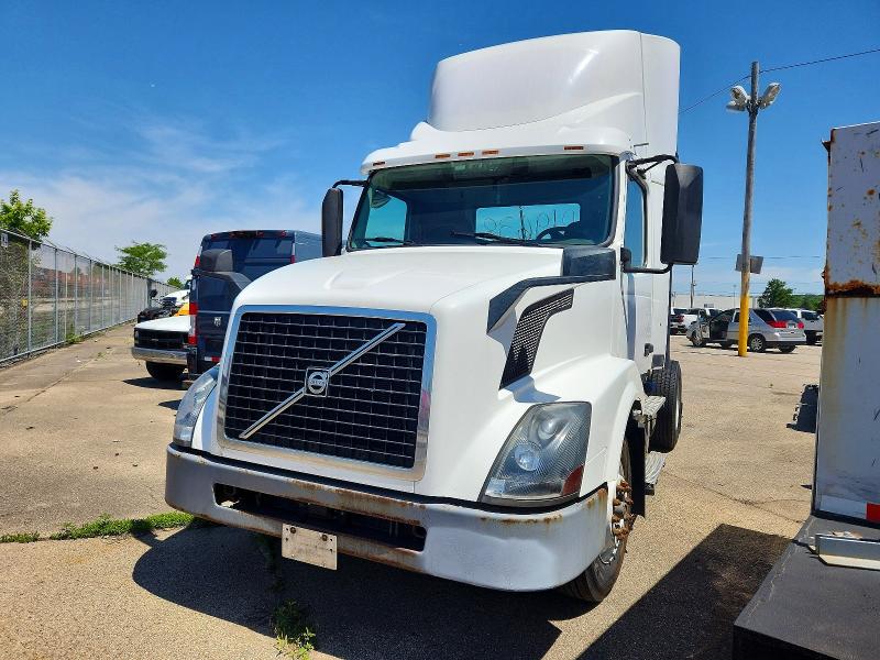 2017 Volvo Vnl მანქანა იყიდება აუქციონზე, vin: 4V4N39TGXHN987994, აუქციონის ნომერი: 46206886