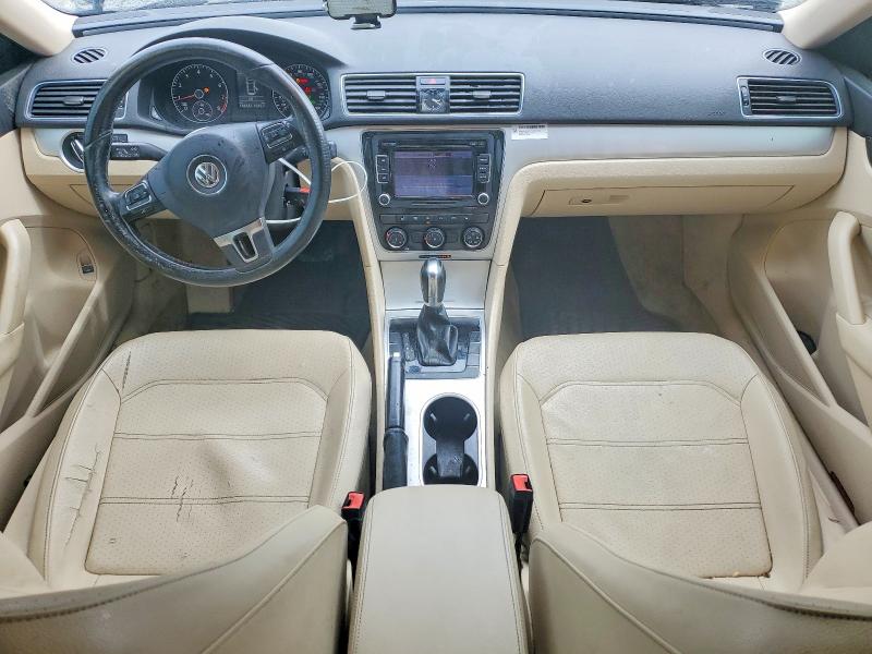 2013 Volkswagen Passat მანქანა იყიდება აუქციონზე, vin: 1VWBH7A35DC118632, აუქციონის ნომერი: 52432636