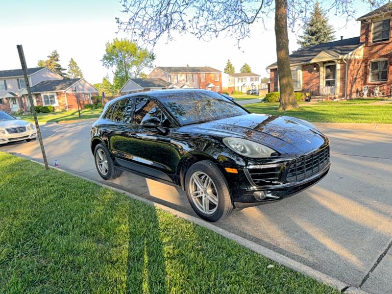 Auction sale of the 2016 Porsche Macan, vin: WP1AB2A50GLB55921, lot number: 55640856