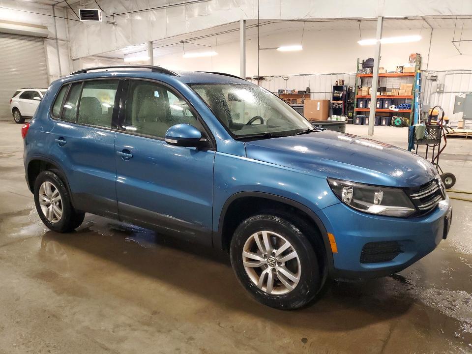 2017 Volkswagen Tiguan მანქანა იყიდება აუქციონზე, vin: WVGBV7AXXHK024090, აუქციონის ნომერი: 54630436