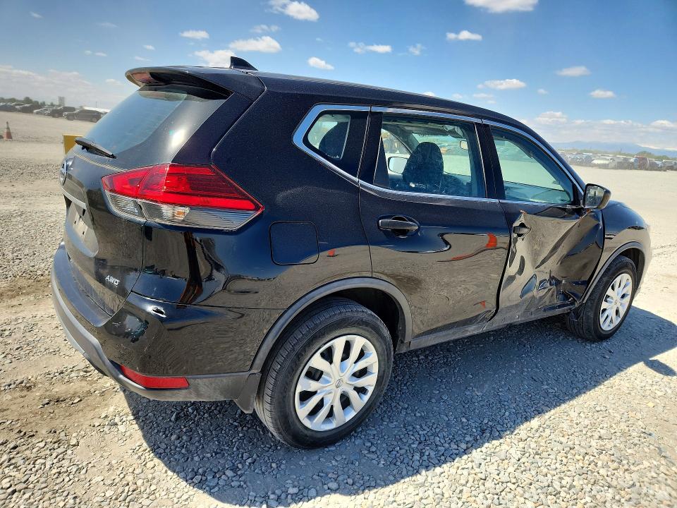 51601146 :رقم المزاد ، KNMAT2MV1HP617326 vin ، 2017 Nissan Rogue مزاد بيع