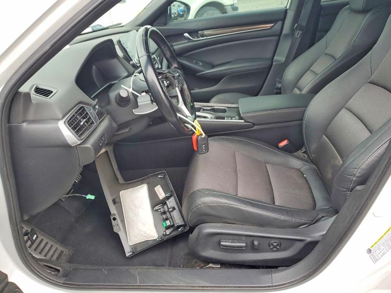 52881016 :رقم المزاد ، 1HGCV1F33LA141859 vin ، 2020 Honda Accord مزاد بيع