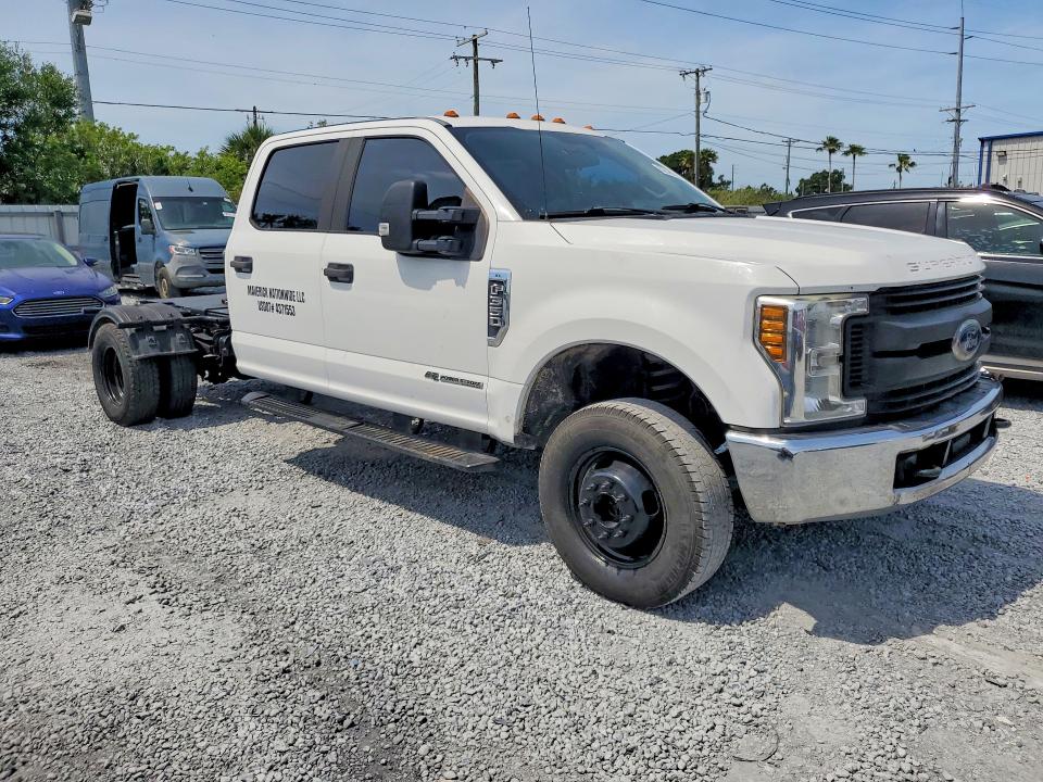 52548186 :رقم المزاد ، 1FD8W3HT0KEC51605 vin ، 2019 Ford F350 مزاد بيع