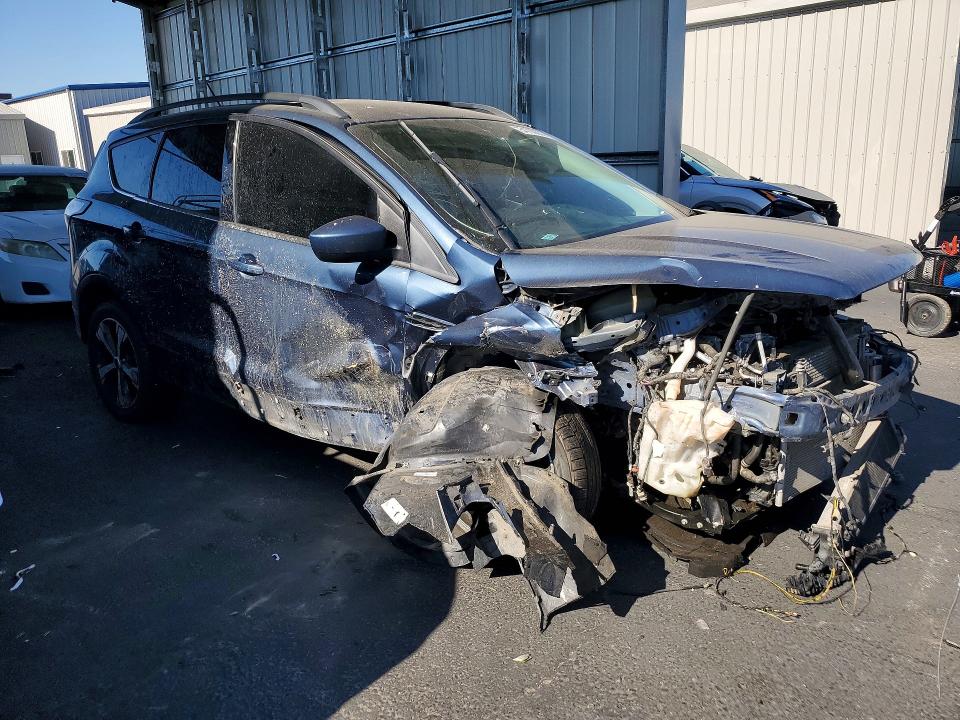 54709356 :رقم المزاد ، 1FMCU9HDXJUB15000 vin ، 2018 Ford Escape مزاد بيع