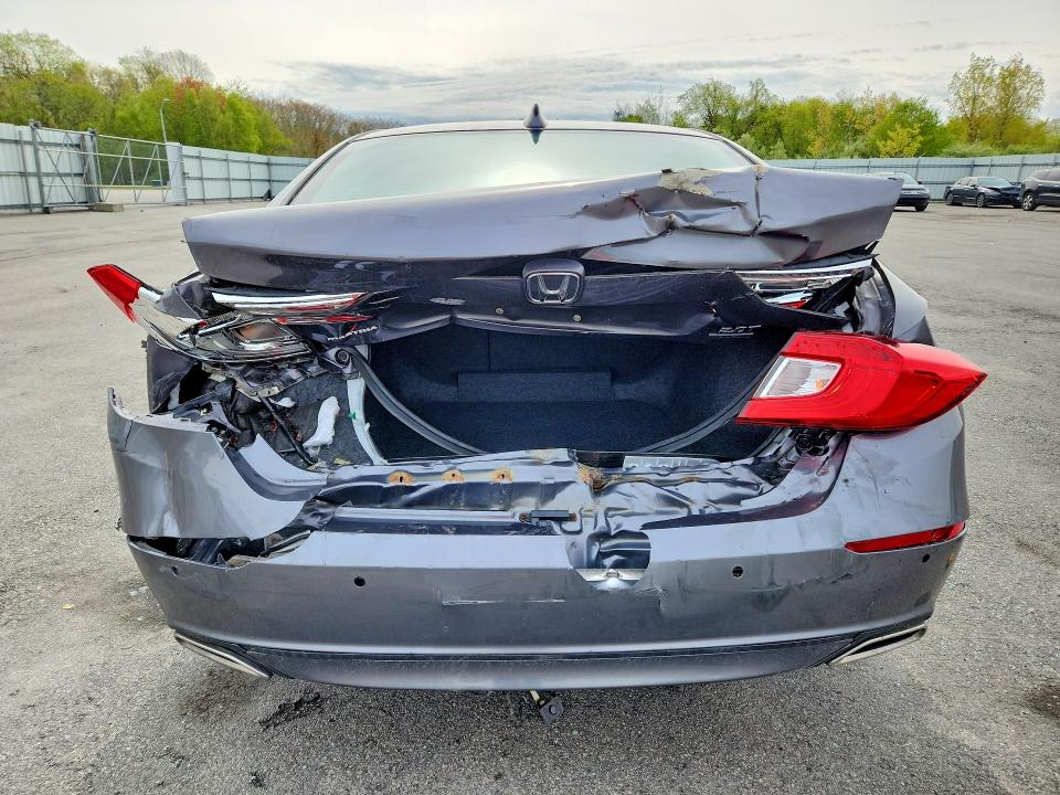 Продаж на аукціоні авто 2018 Honda Accord, vin: 1HGCV2F95JA038305, номер лоту: 53009386