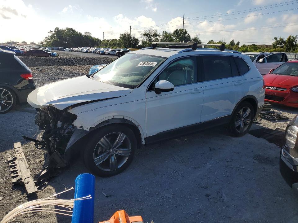 53920646 :رقم المزاد ، 3VV5B7AX5JM004680 vin ، 2018 Volkswagen Tiguan مزاد بيع