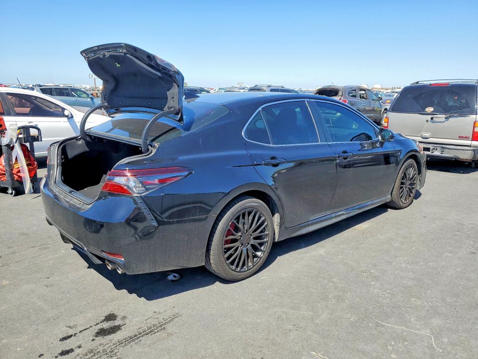 53779256 :رقم المزاد ، 4T1G11AK6NU673002 vin ، 2022 Toyota Camry مزاد بيع