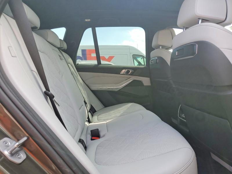 53637026 :رقم المزاد ، 5UX23EU05S9W72060 vin ، 2025 Bmw X5 مزاد بيع