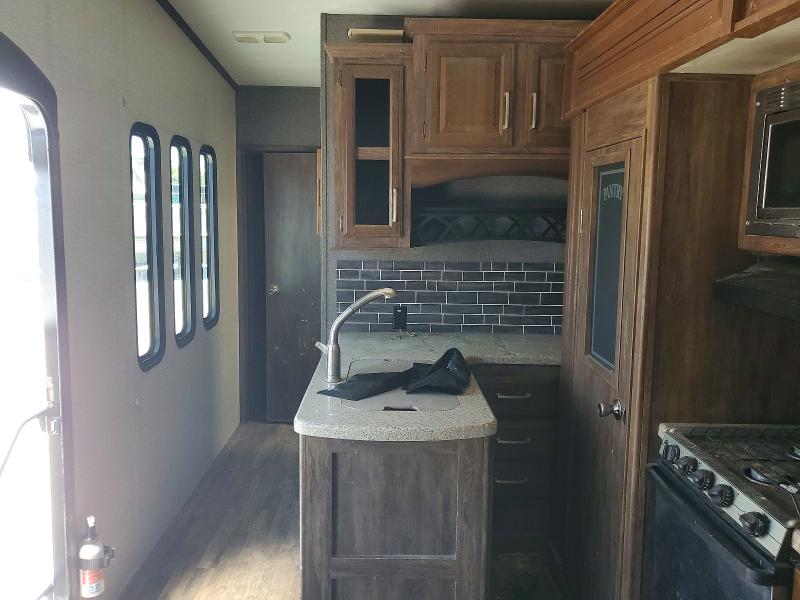 52392176 :رقم المزاد ، 4YDF33724G2500409 vin ، 2016 Keystone Rv Recreational Vehicle (rv) مزاد بيع