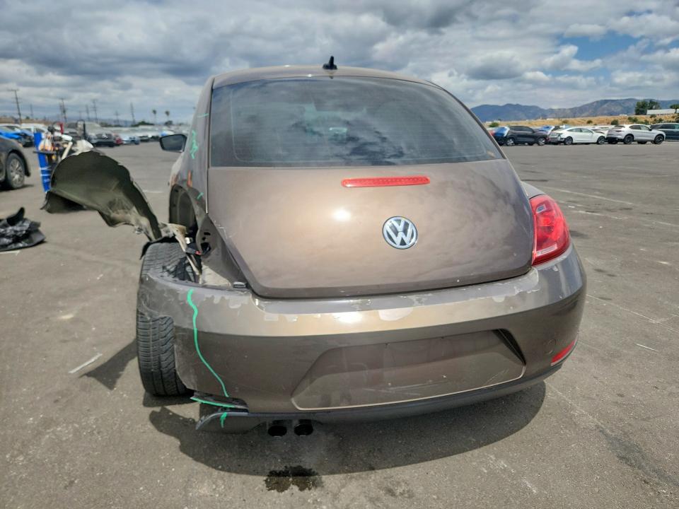 2015 Volkswagen Beetle მანქანა იყიდება აუქციონზე, vin: 3VWJ17ATXFM603124, აუქციონის ნომერი: 55402016
