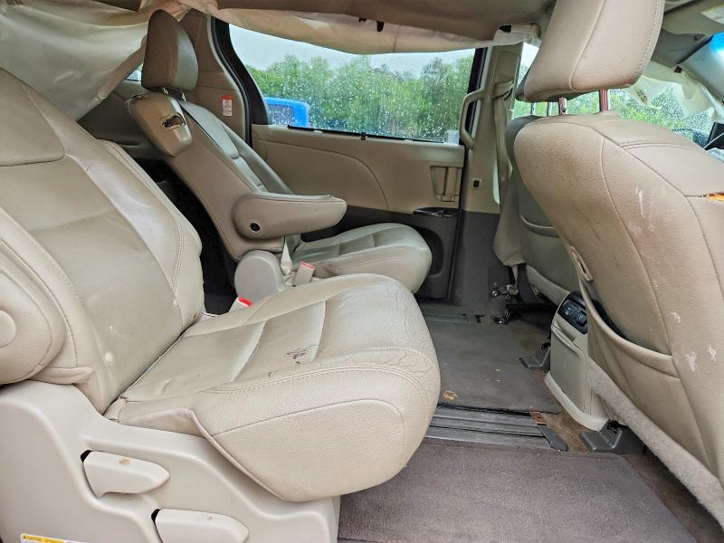 52701356 :رقم المزاد ، 5TDYK3DC0FS584117 vin ، 2015 Toyota Sienna مزاد بيع