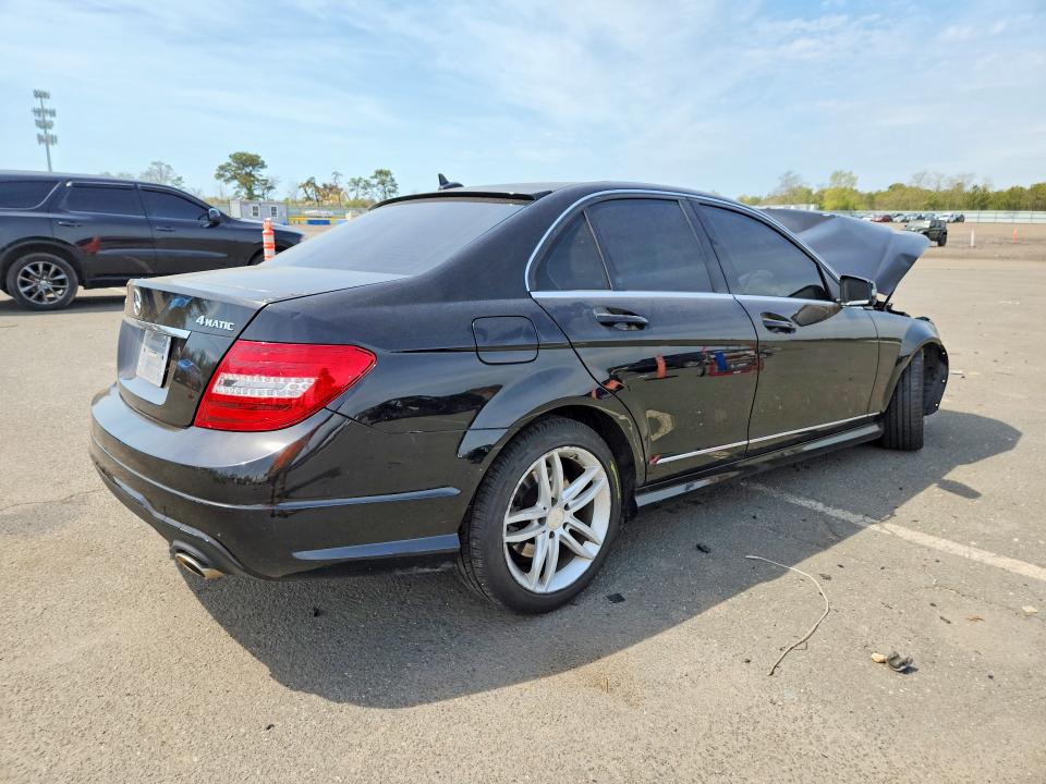 Продажа на аукционе авто 2013 Mercedes-benz C, vin: WDDGF8AB7DG117895, номер лота: 53134496