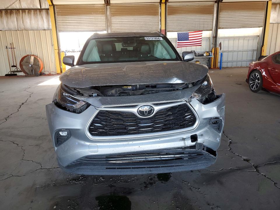53131856 :رقم المزاد ، 5TDGZRAH4NS546883 vin ، 2022 Toyota Highlander مزاد بيع