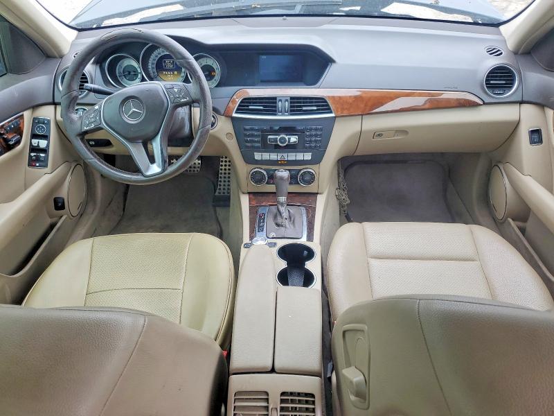 54461676 :رقم المزاد ، WDDGF4HB8CA636454 vin ، 2012 Mercedes-benz C مزاد بيع