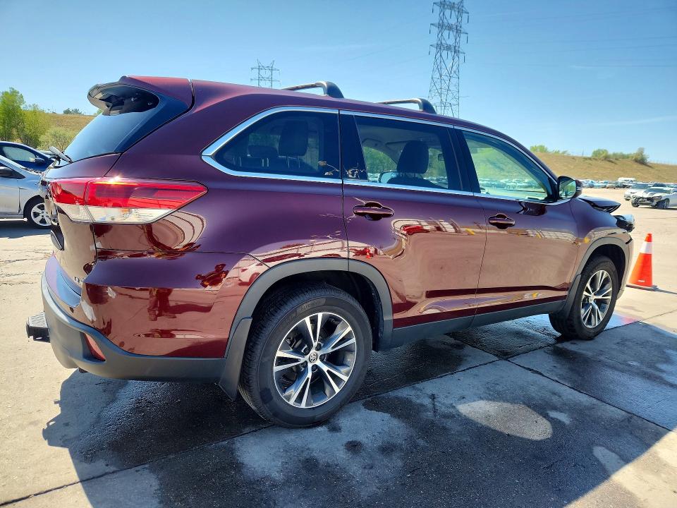 Продажа на аукционе авто 2019 Toyota Highlander, vin: 5TDBZRFH3KS746278, номер лота: 52864196
