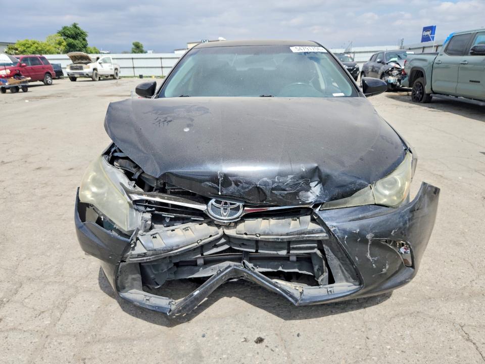 54791706 :رقم المزاد ، 4T1BF1FK9HU621453 vin ، 2017 Toyota Camry مزاد بيع