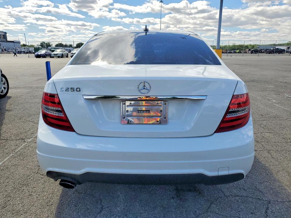 2014 Mercedes-benz C მანქანა იყიდება აუქციონზე, vin: WDDGF4HB9ER317603, აუქციონის ნომერი: 53492826