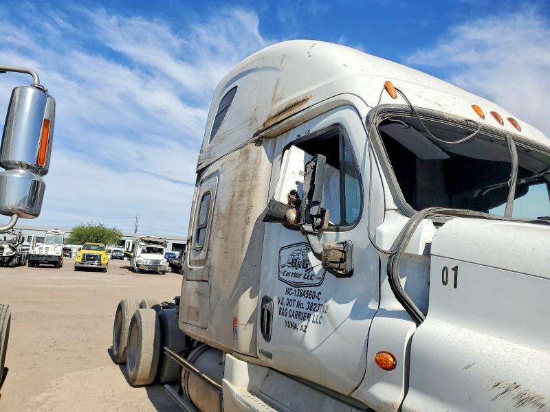 54550336 :رقم المزاد ، 3AKJGLD56FSGM6075 vin ، 2015 Freightliner Cascadia مزاد بيع