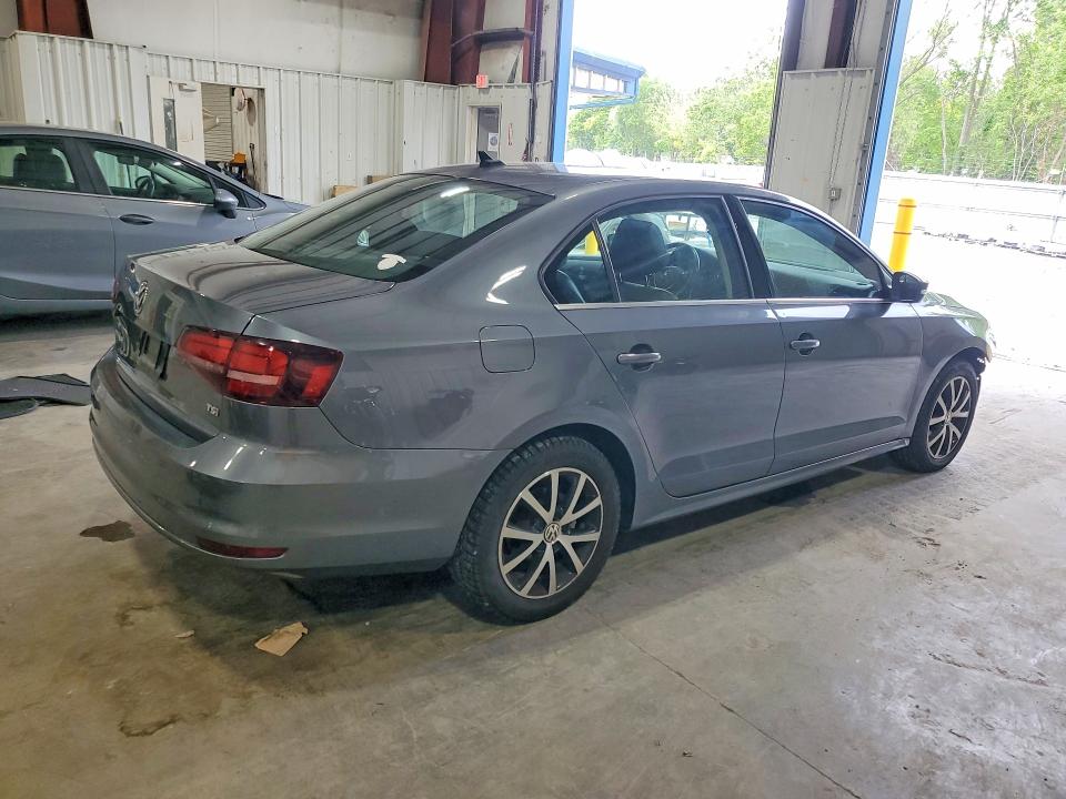 55574436 :رقم المزاد ، 3VWDB7AJ3HM367430 vin ، 2017 Volkswagen Jetta مزاد بيع