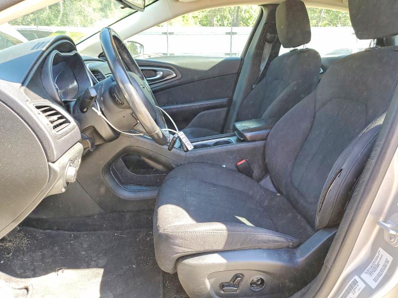 52000856 :رقم المزاد ، 1C3CCCABXFN613121 vin ، 2015 Chrysler 200 مزاد بيع