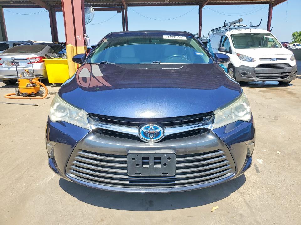 2015 Toyota Camry Hybrid მანქანა იყიდება აუქციონზე, vin: 4T1BD1FK0FU151977, აუქციონის ნომერი: 53079496