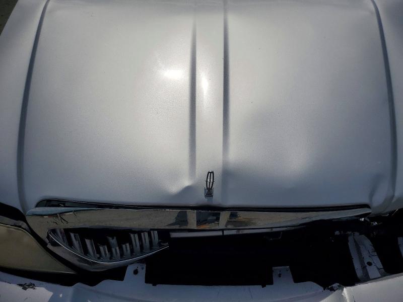 Продажа на аукционе авто 2003 Lincoln Town Car, vin: 1LNHM81W13Y695339, номер лота: 55217766