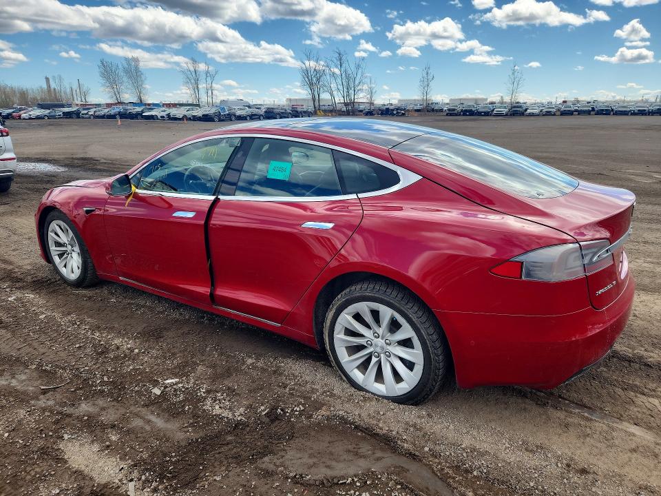 52128736 :رقم المزاد ، 5YJSA1E24HF184426 vin ، 2017 Tesla Model S مزاد بيع