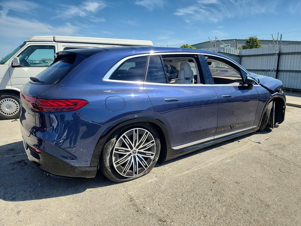 53422186 :رقم المزاد ، 4JGDM2EB3PA024840 vin ، 2023 Mercedes-benz Eqs Suv مزاد بيع
