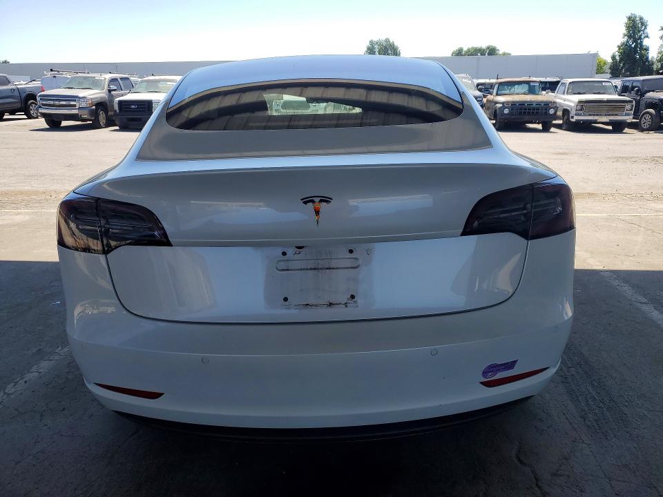 54847456 :رقم المزاد ، 5YJ3E1EA3JF161841 vin ، 2018 Tesla Model 3 مزاد بيع