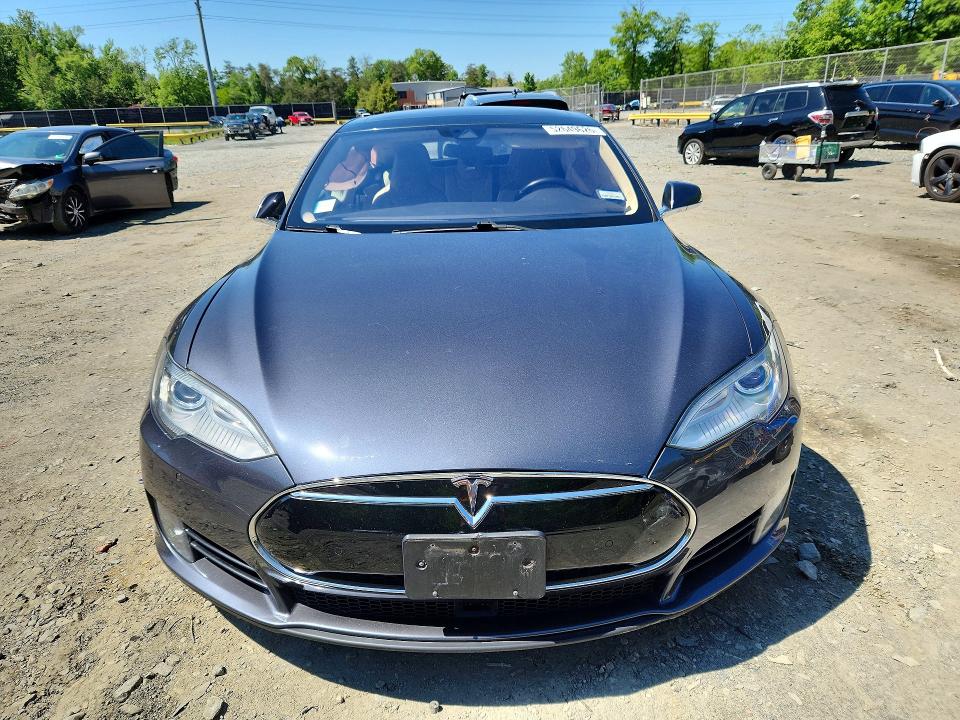 2015 Tesla Model S მანქანა იყიდება აუქციონზე, vin: 5YJSA1S24FF094873, აუქციონის ნომერი: 52649626