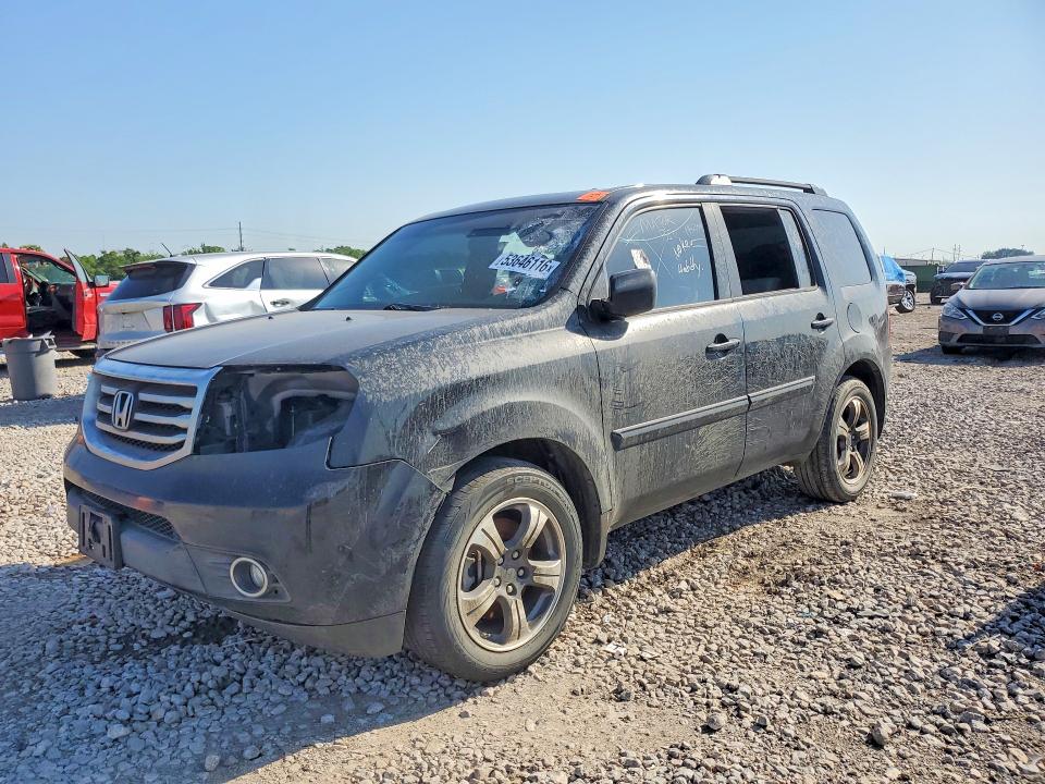 53646116 :رقم المزاد ، 5FNYF3H31FB026747 vin ، 2015 Honda Pilot مزاد بيع
