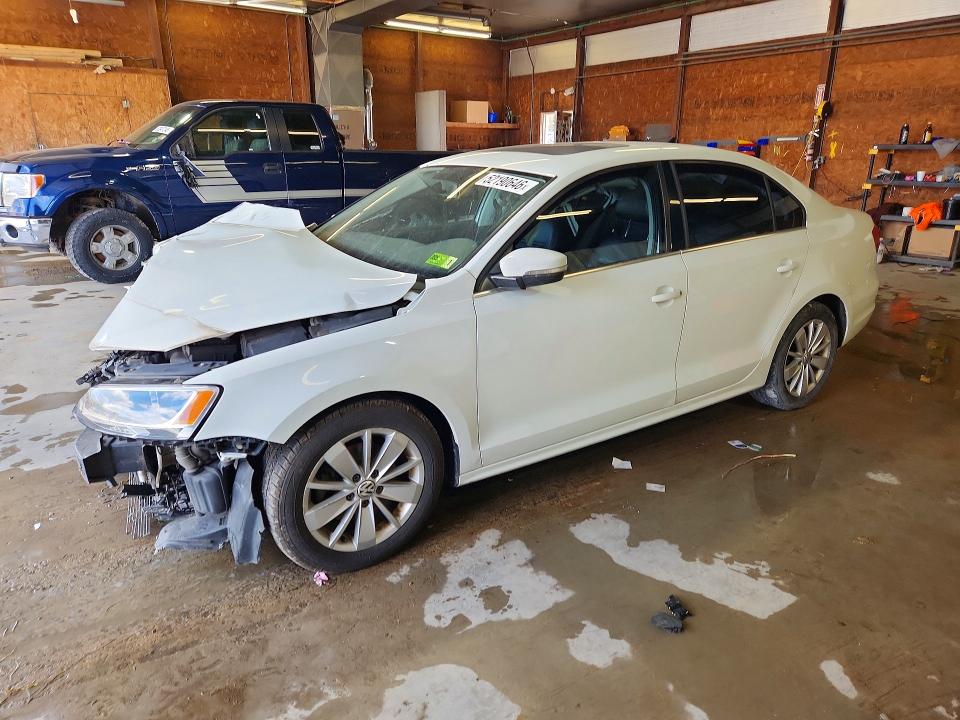 52190646 :رقم المزاد ، 3VW3A7AJ8FM320602 vin ، 2015 Volkswagen Jetta مزاد بيع