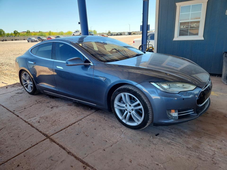 Продаж на аукціоні авто 2014 Tesla Model S, vin: 5YJSA1H11EFP30694, номер лоту: 55445656