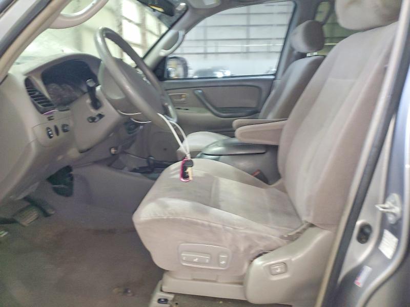 Продажа на аукционе авто 2004 Toyota Sequoia, vin: 5TDBT44A74S217266, номер лота: 53528486