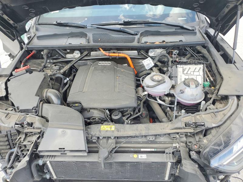 51698846 :رقم المزاد ، WA1E2AFYXM2125370 vin ، 2021 Audi Q5 E مزاد بيع