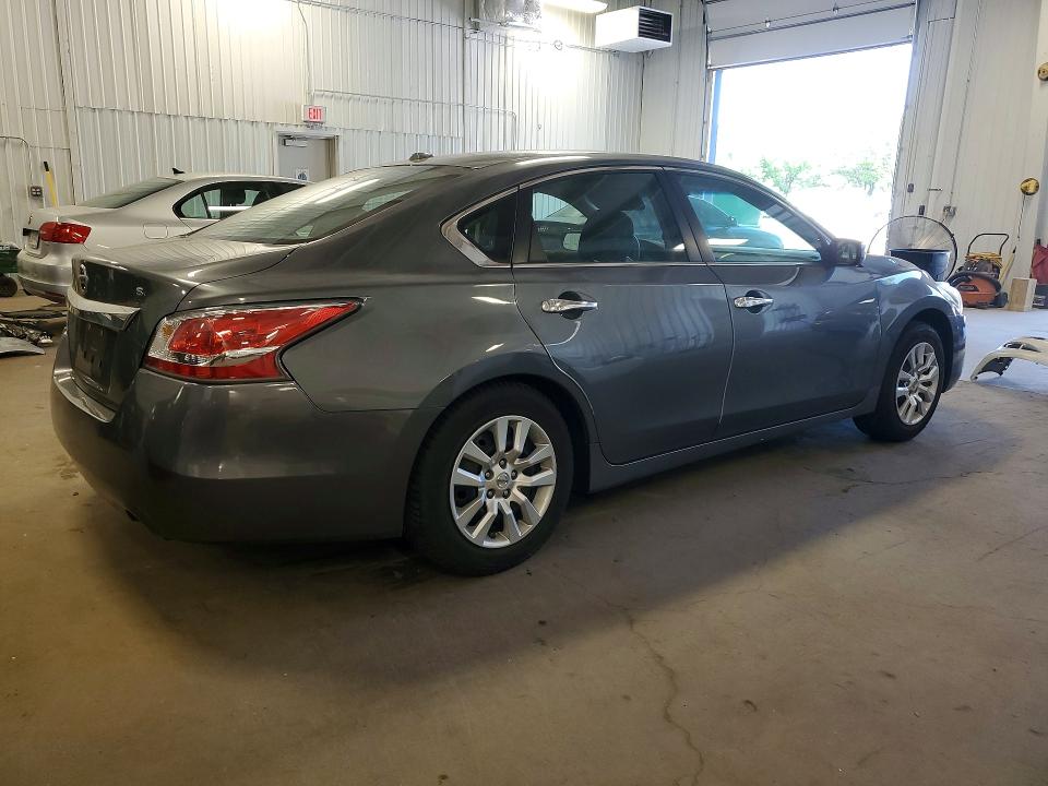 2015 Nissan Altima მანქანა იყიდება აუქციონზე, vin: 1N4AL3AP2FN306997, აუქციონის ნომერი: 55112096