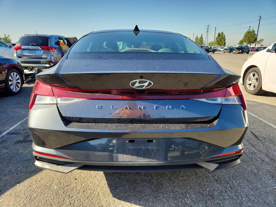 52844186 :رقم المزاد ، 5NPLM4AG1MH051116 vin ، 2021 Hyundai Elantra مزاد بيع