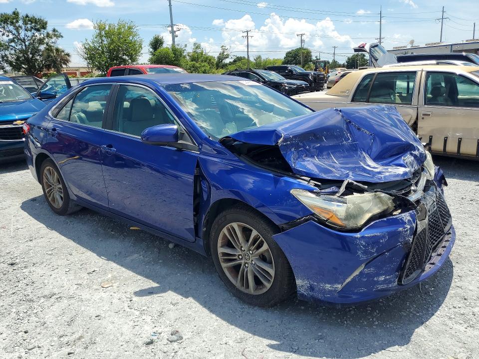 54496506 :رقم المزاد ، 4T1BF1FK9FU942275 vin ، 2015 Toyota Camry مزاد بيع