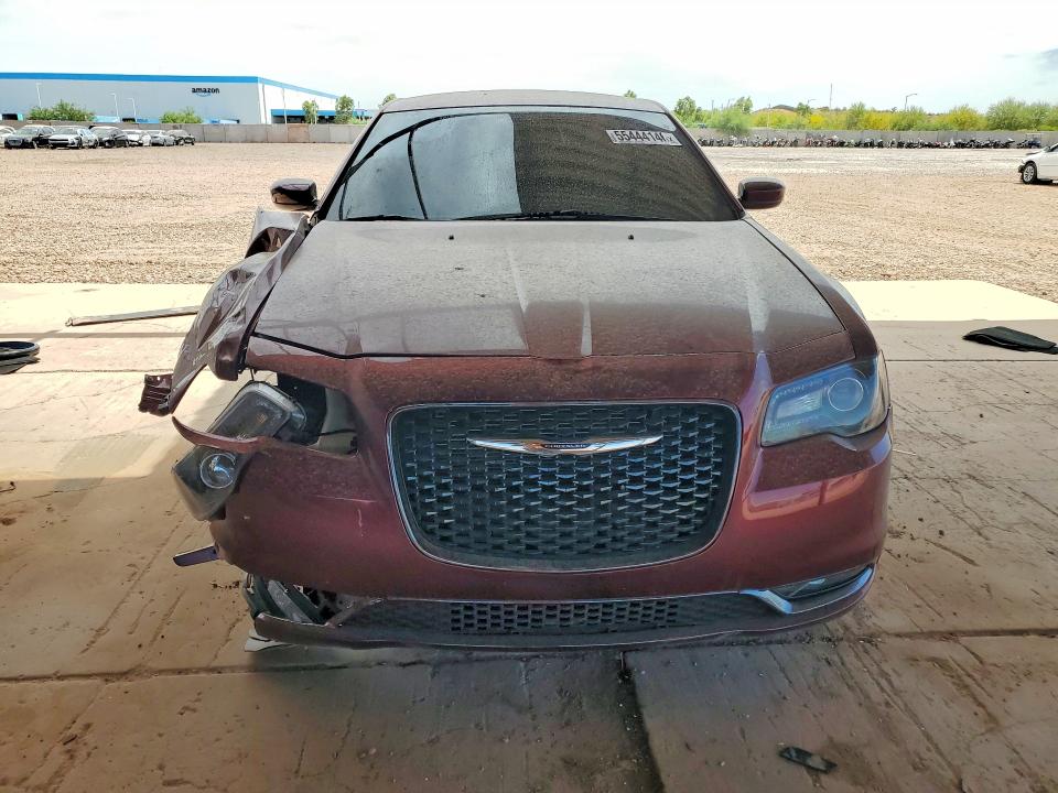 55444146 :رقم المزاد ، 2C3CCABG8JH140996 vin ، 2018 Chrysler 300 مزاد بيع