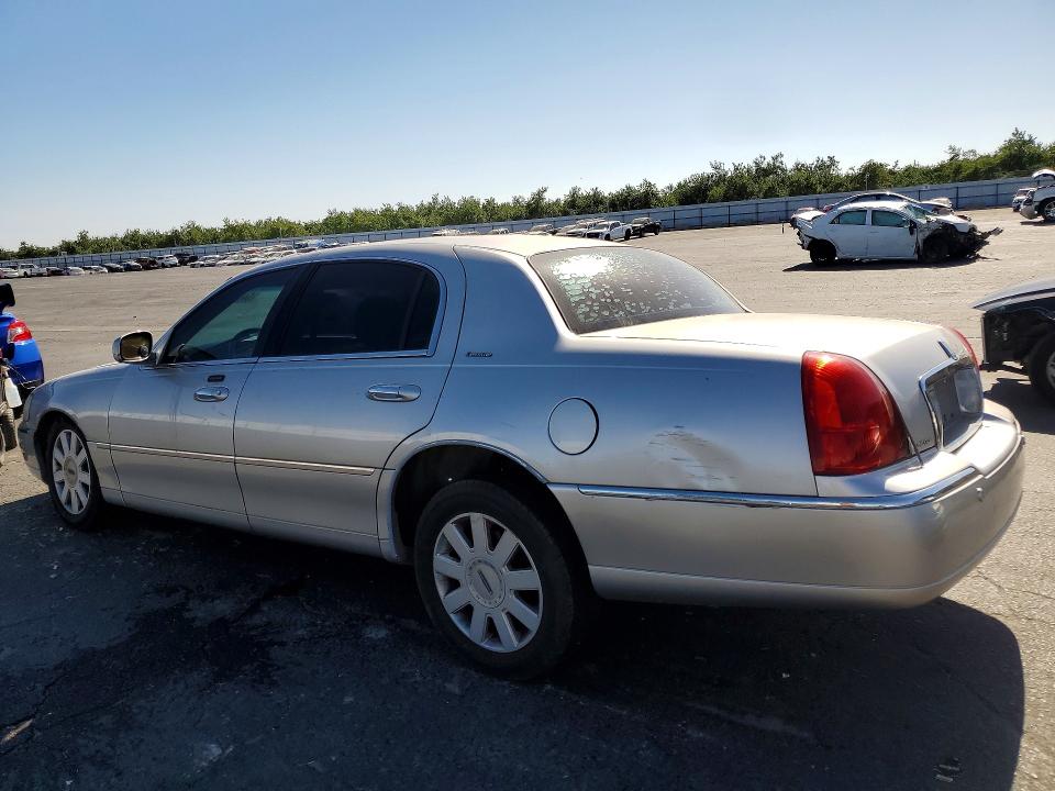 Продажа на аукционе авто 2003 Lincoln Town Car, vin: 1LNHM81W13Y655536, номер лота: 54695716
