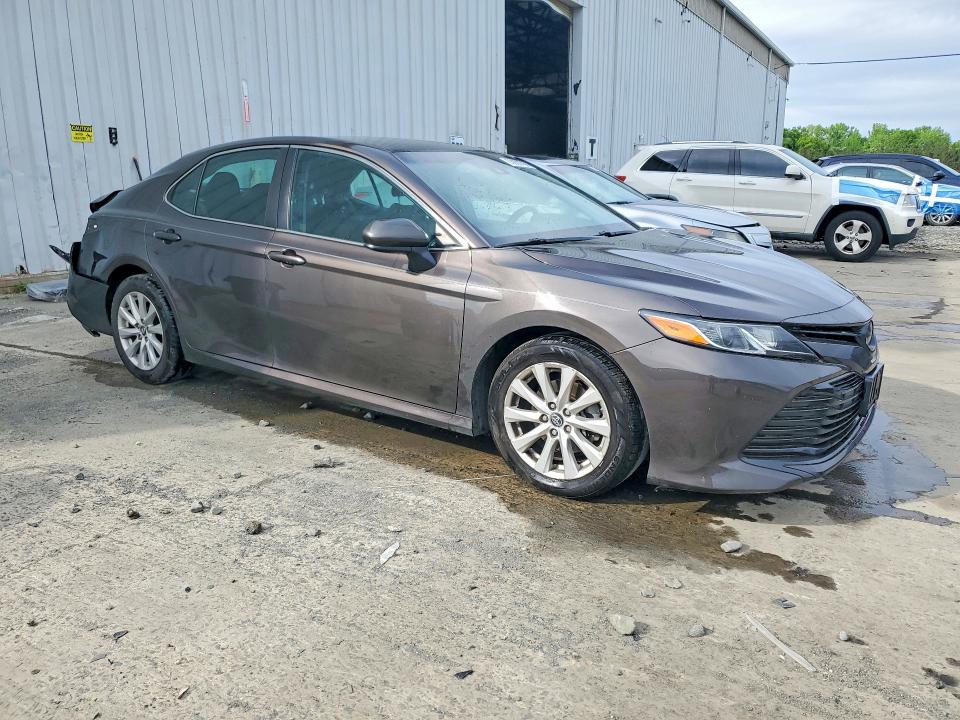 Auction sale of the 2018 Toyota Camry, vin: 4T1B11HK8JU110141, lot number: 53002786