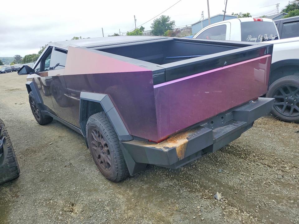 52414996 :رقم المزاد ، 7G2CEHED6RA001803 vin ، 2024 Tesla Cybertruck مزاد بيع